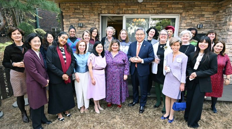 박진 외교부장관, 주한여성대사 오찬 간담회 참석