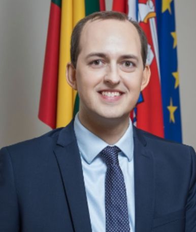 리투아니아 교통통신부 장관  마리우스 스쿠오디스