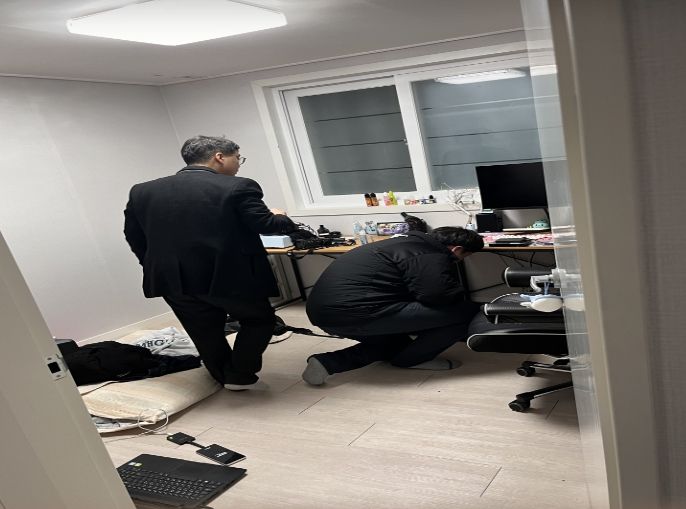 ‘쉼터ㅇㅇ’ 압수수색 현장