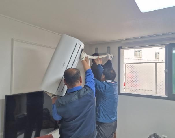 파주시 운정4동 기업인협의회, 폭염 대비 취약가구에 냉방기기 기부