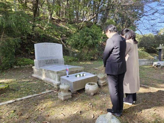 故박영선 지사 참배