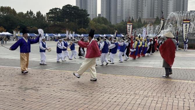 ‘구리벌말다리밟기’ 행사 모습. (사진=구리문화원)
