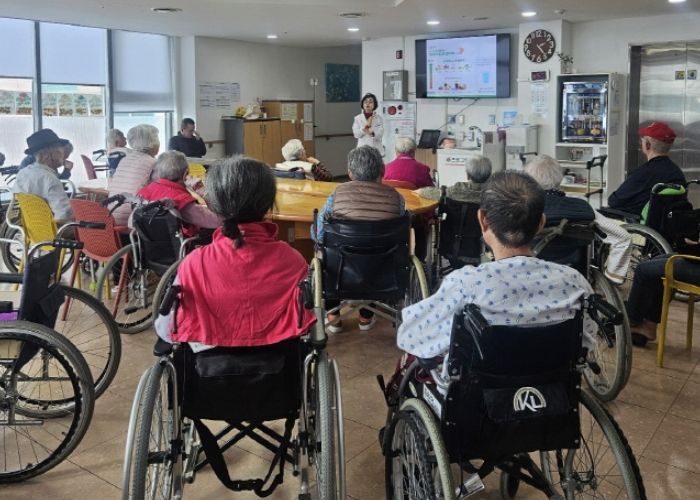 어르신 대상‘돌봄이(齒) 구강건강서포터즈' 교육