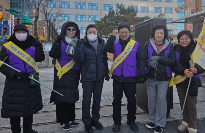 ‘등굣길 교통 봉사’