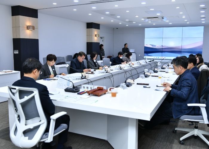 환경정책위원회 회의