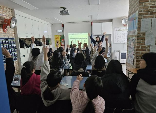 아동들이 건강채움교실 프로그램에 참여하고 있다.