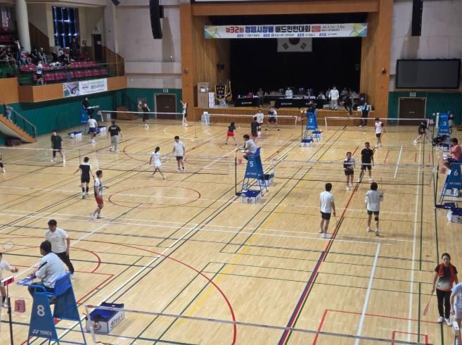정읍시, 제32회 시장배 배드민턴 대회 성료…동호인 300여 명 화합