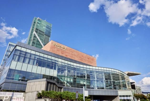 용인포은아트홀 전경